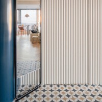 Concrete based patterned tile